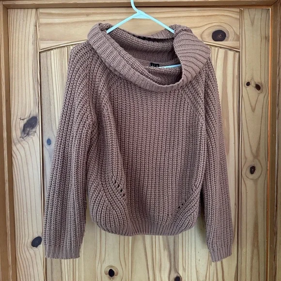 Moon & Madison sweater - Picture 4 of 4